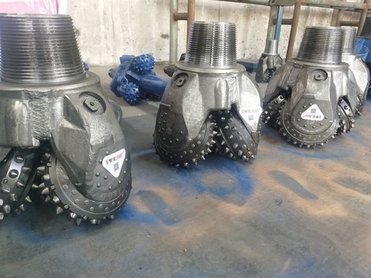 ลูกกลิ้งยาง Tricone ฟันเหล็ก บิต IADC รหัส 531