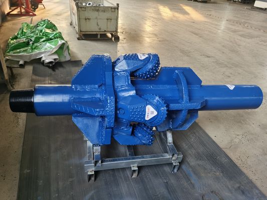 โรงงานขายยอดขาย หินแข็งเจาะหลุม Reamer กับ single roller Cone 600mm