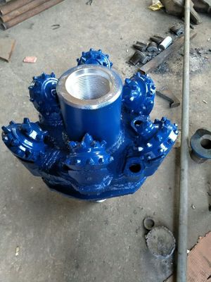 700mm 28inch ประกอบ Bit Hole Openerr สําหรับน้ําบ่อและการเจาะตั้ง