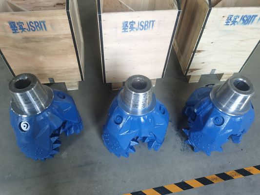 คุณภาพดี IADC217 17.5 นิ้ว 444.5 มิลลิเมตร ฟันเหล็ก Tricone Bit