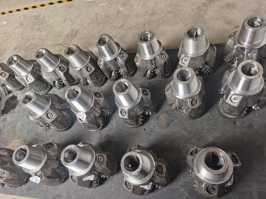โรงงาน 12 นิ้ว IADC537 Tricone โรเลอร์ Cone Bit สําหรับเจาะน้ํามัน