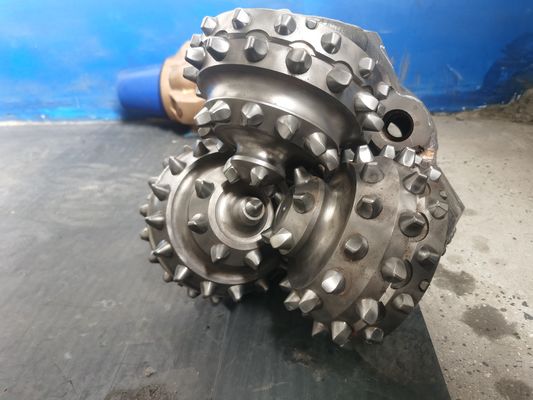 โรงงาน 12 นิ้ว IADC537 Tricone โรเลอร์ Cone Bit สําหรับเจาะน้ํามัน